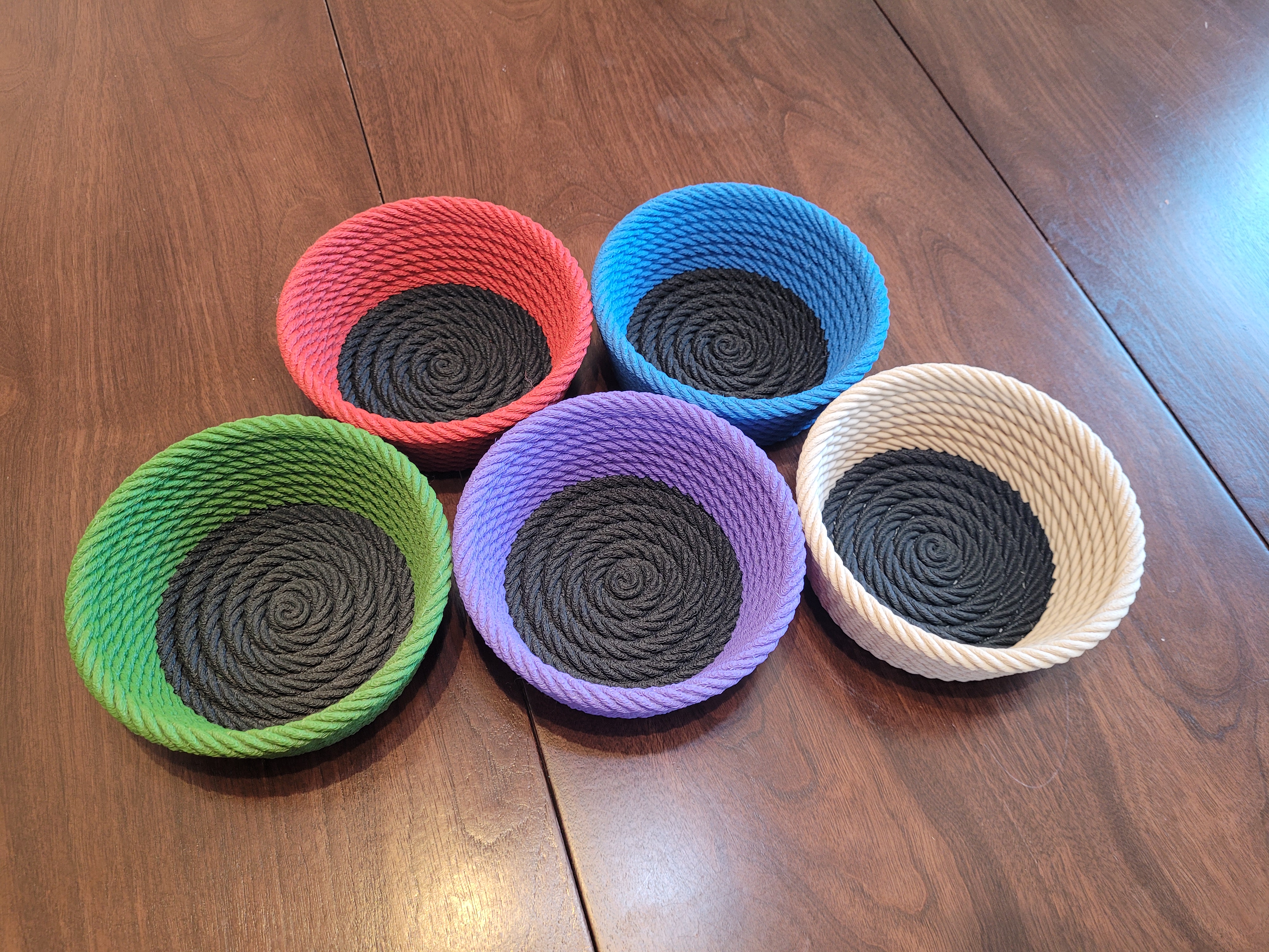 Five color variations of the rope bowl